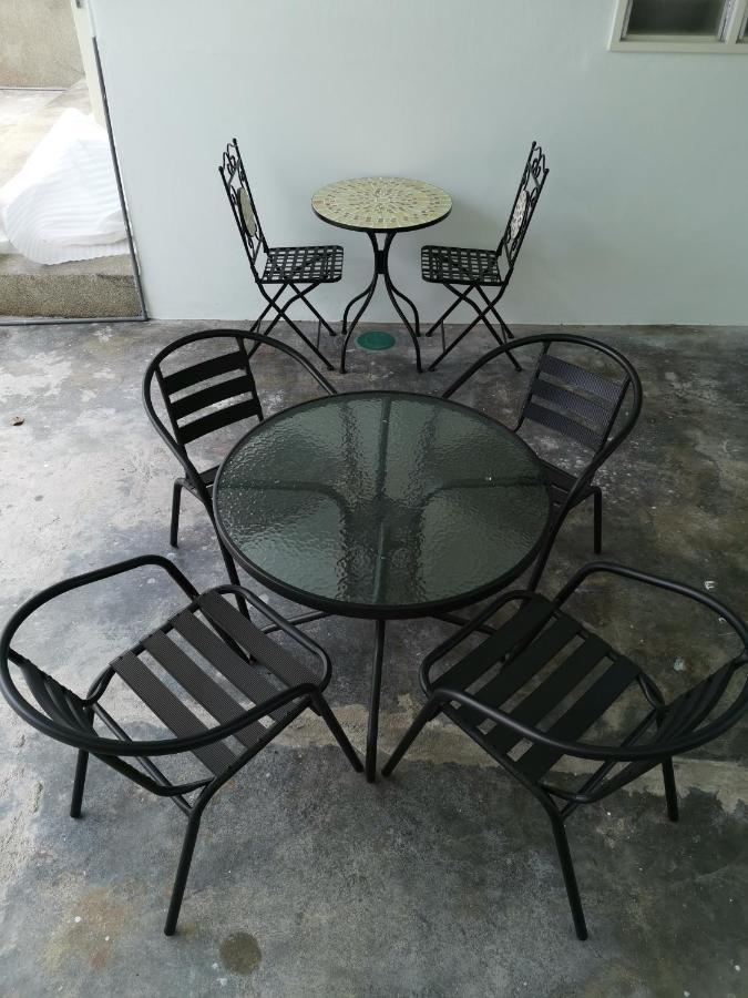 G Fortune Guest House Victoria Green George Town Exterior foto