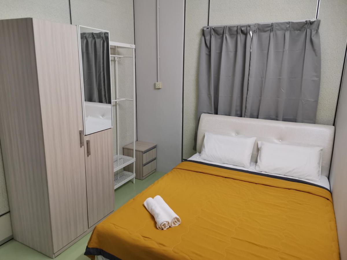 G Fortune Guest House Victoria Green George Town Exterior foto