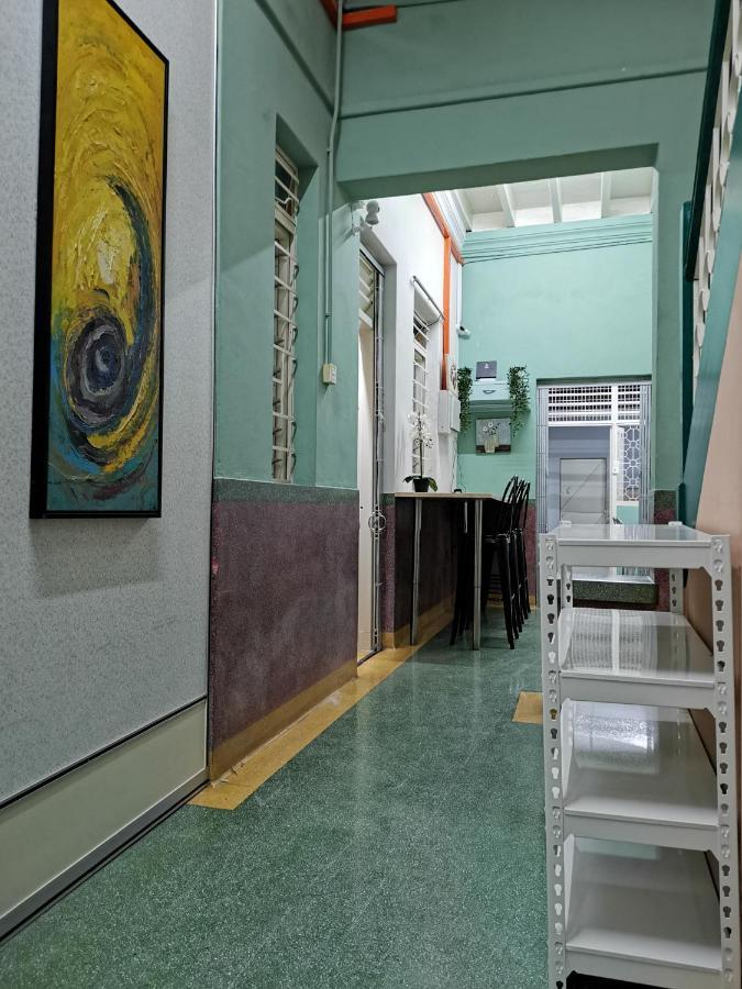 G Fortune Guest House Victoria Green George Town Exterior foto